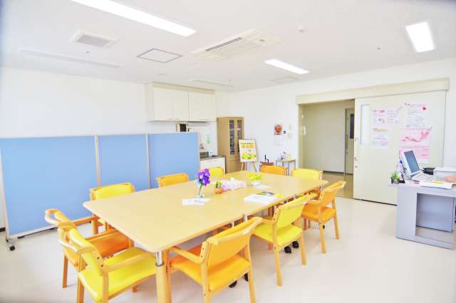 がん患者会活動ラウンジ「ごりょうかく」